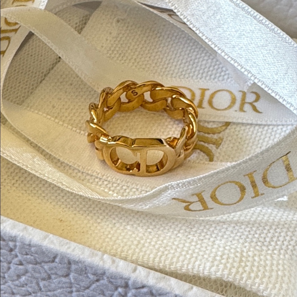 Christian Dior cd logo gold chain link ring size 5.5 - Picture 2 of 8